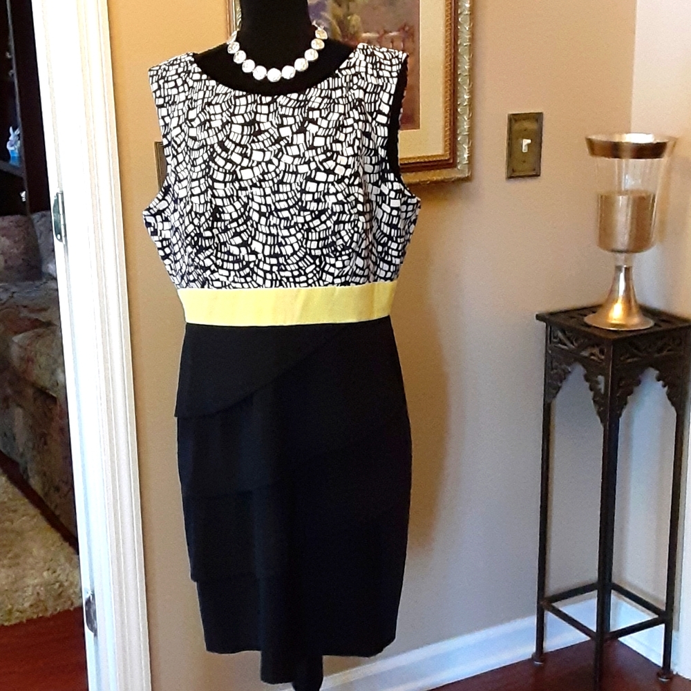 Connected Apparel black white sleeveless stretch dress yellow waistband  16 EUC